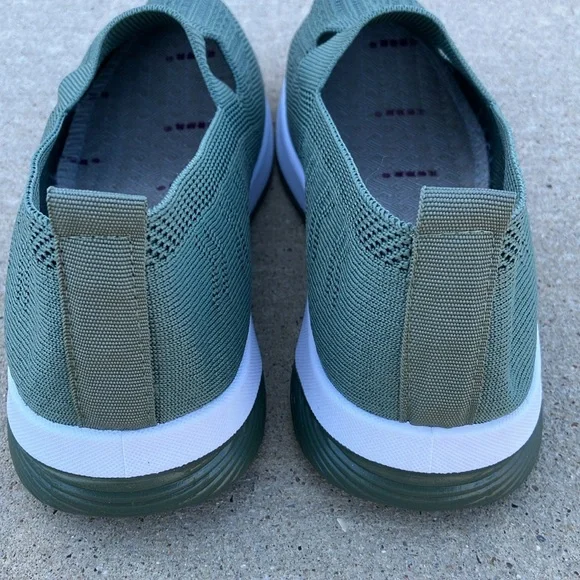 Green slip on size 9 - Picture 6 of 9